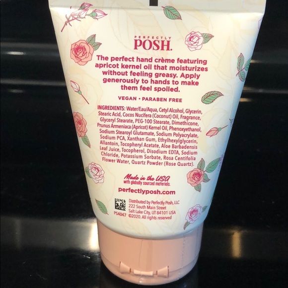 Perfectly Posh Coming Up Roses BFYHC Hand cream creme!! NEW!! - Picture 2 of 2